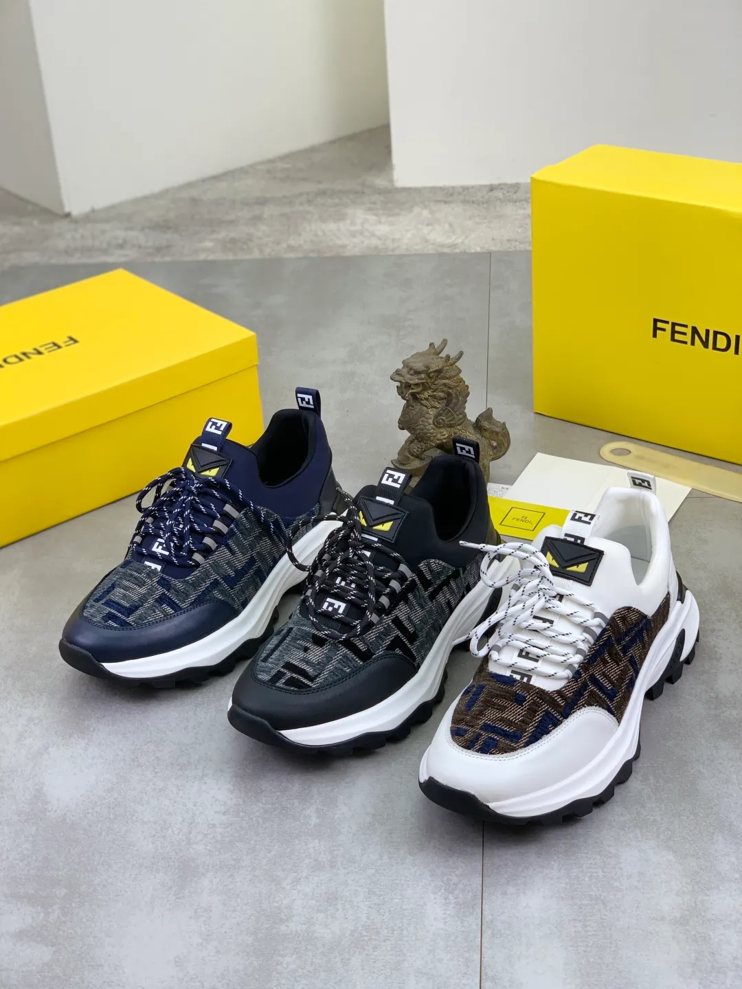 ​Men's shoes 💰P440 💰【New】Little monster 🆘 New FENDI 🕶️🕶️Simple routing effect, showing an elegant and cool driving shoe 🎬Using imported calfskin + first-layer pigskin lining🐂Excellent material🎬Detailed workmanship 🤗Comfortable foot feel➰➰. ​Pair it with any outfit to show your taste and temperament, low-key luxury ♻️Design ​simple and elegant ​noble and fashionable 🍃​Very loved and favored by trendy men 💓❤️Size: 38-44 (45 customized) 3️⃣ colors available